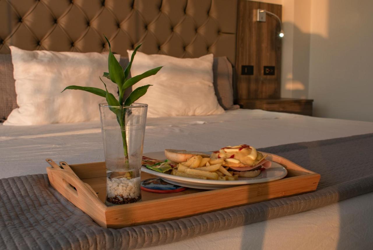 סרו אזול Silver Inn Hotel מראה חיצוני תמונה