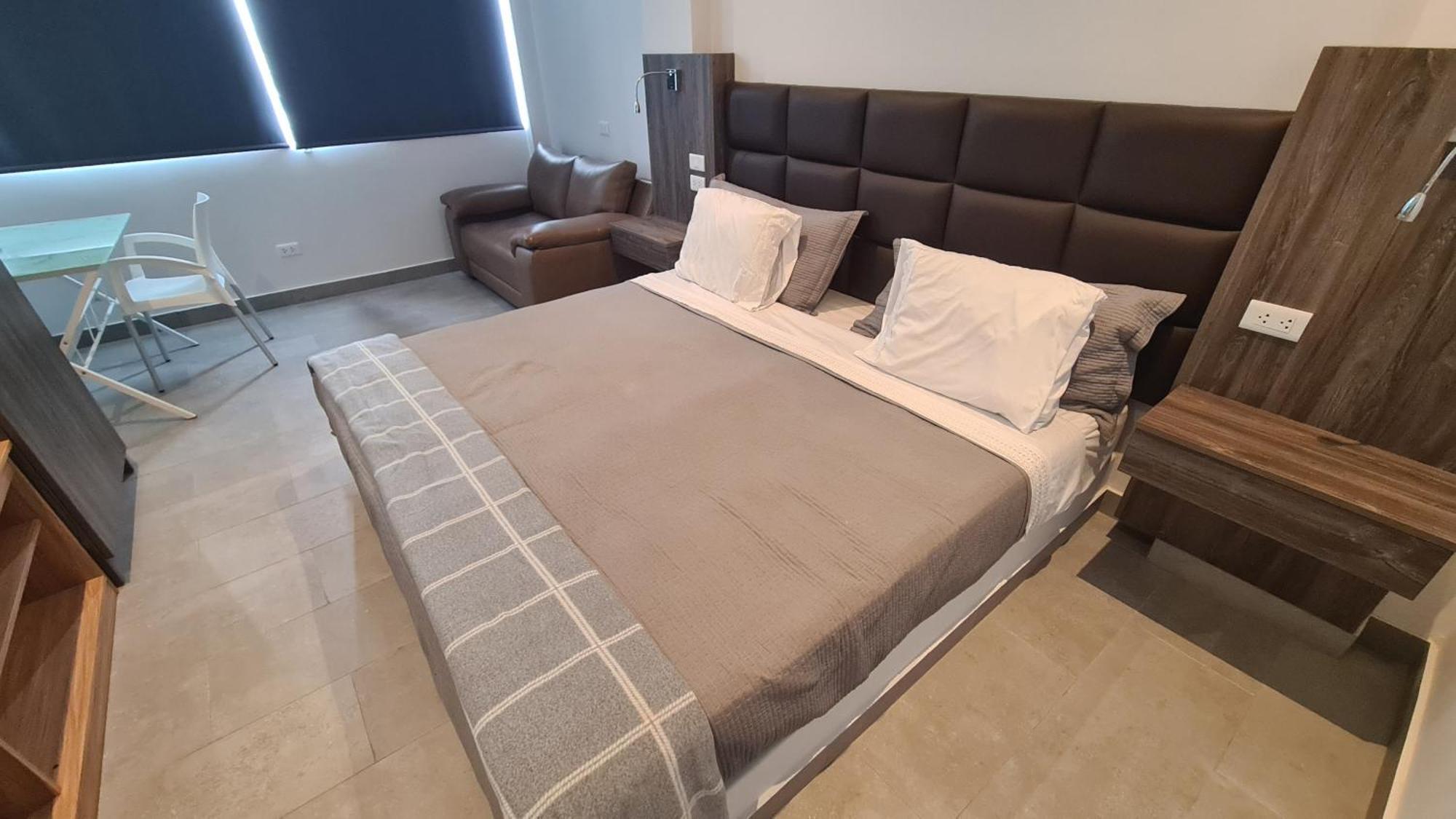 סרו אזול Silver Inn Hotel מראה חיצוני תמונה