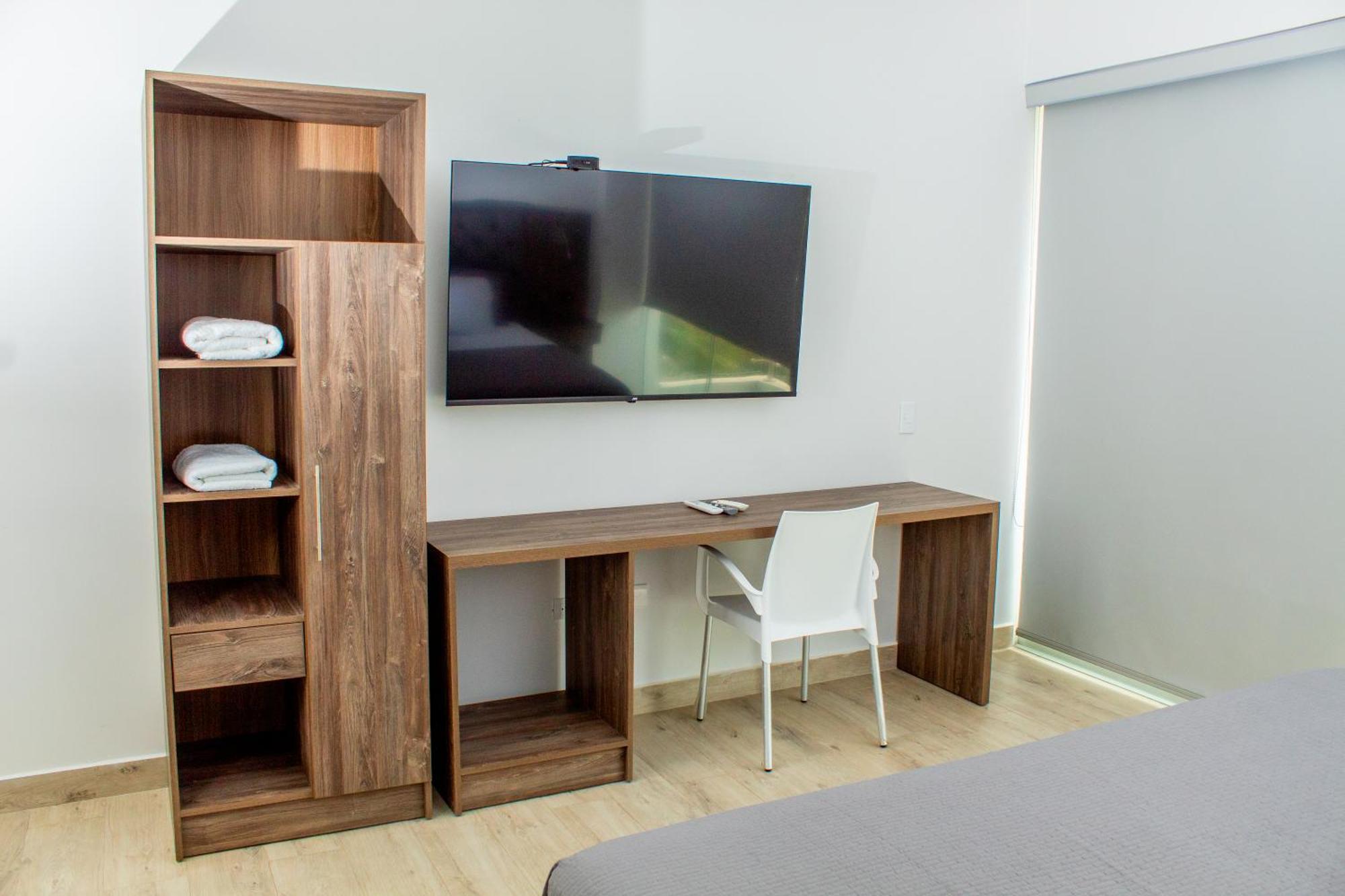 סרו אזול Silver Inn Hotel מראה חיצוני תמונה