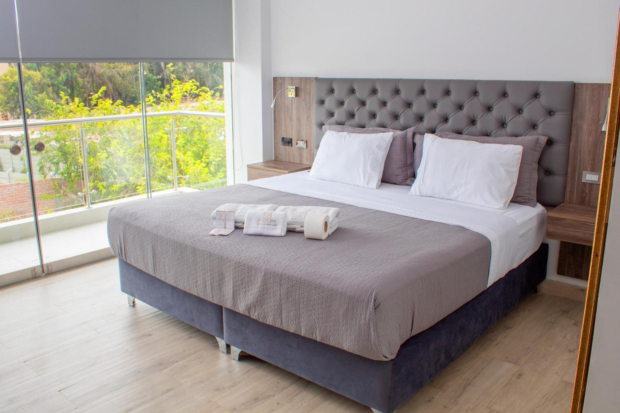 סרו אזול Silver Inn Hotel מראה חיצוני תמונה