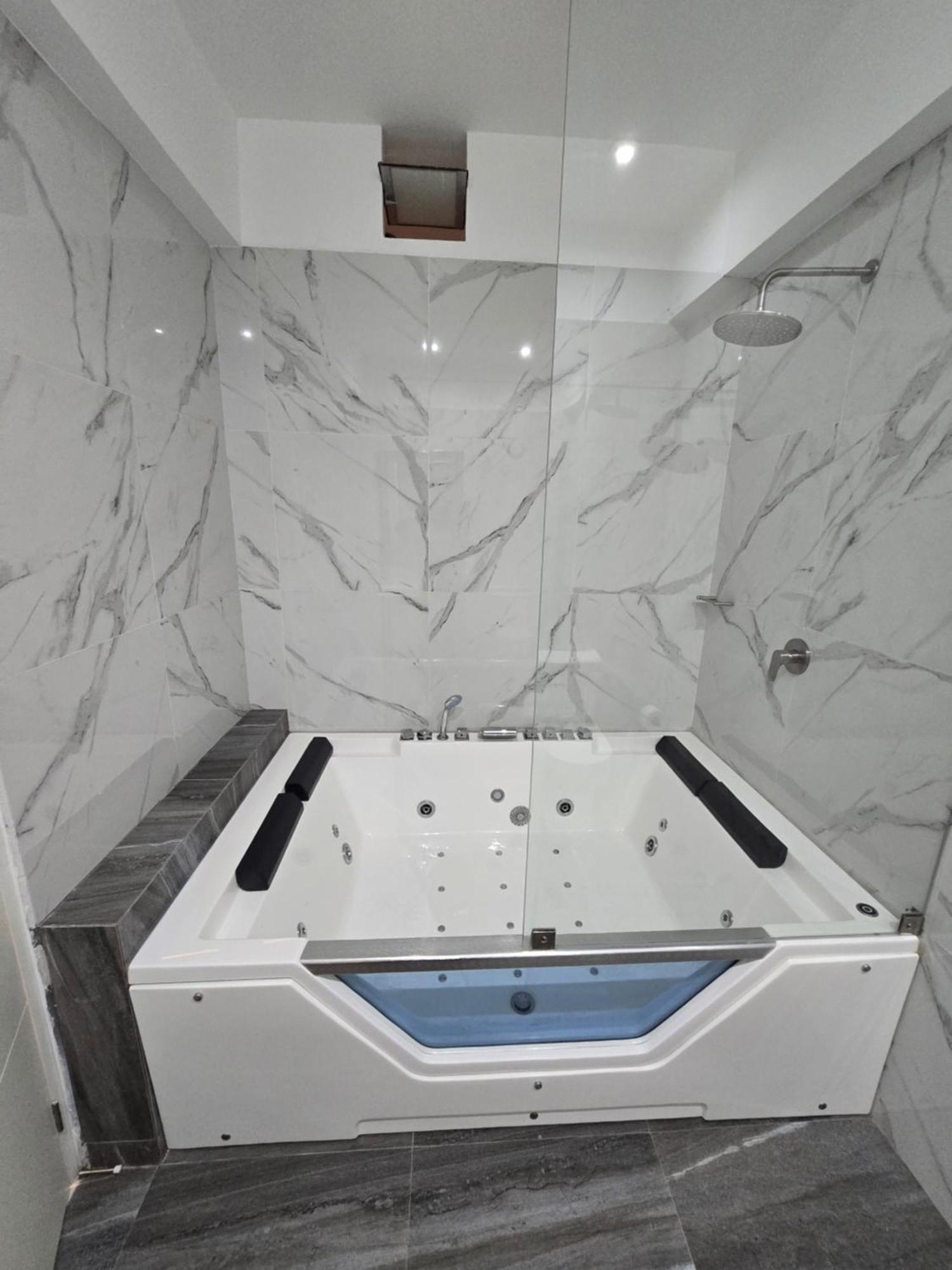 סרו אזול Silver Inn Hotel מראה חיצוני תמונה