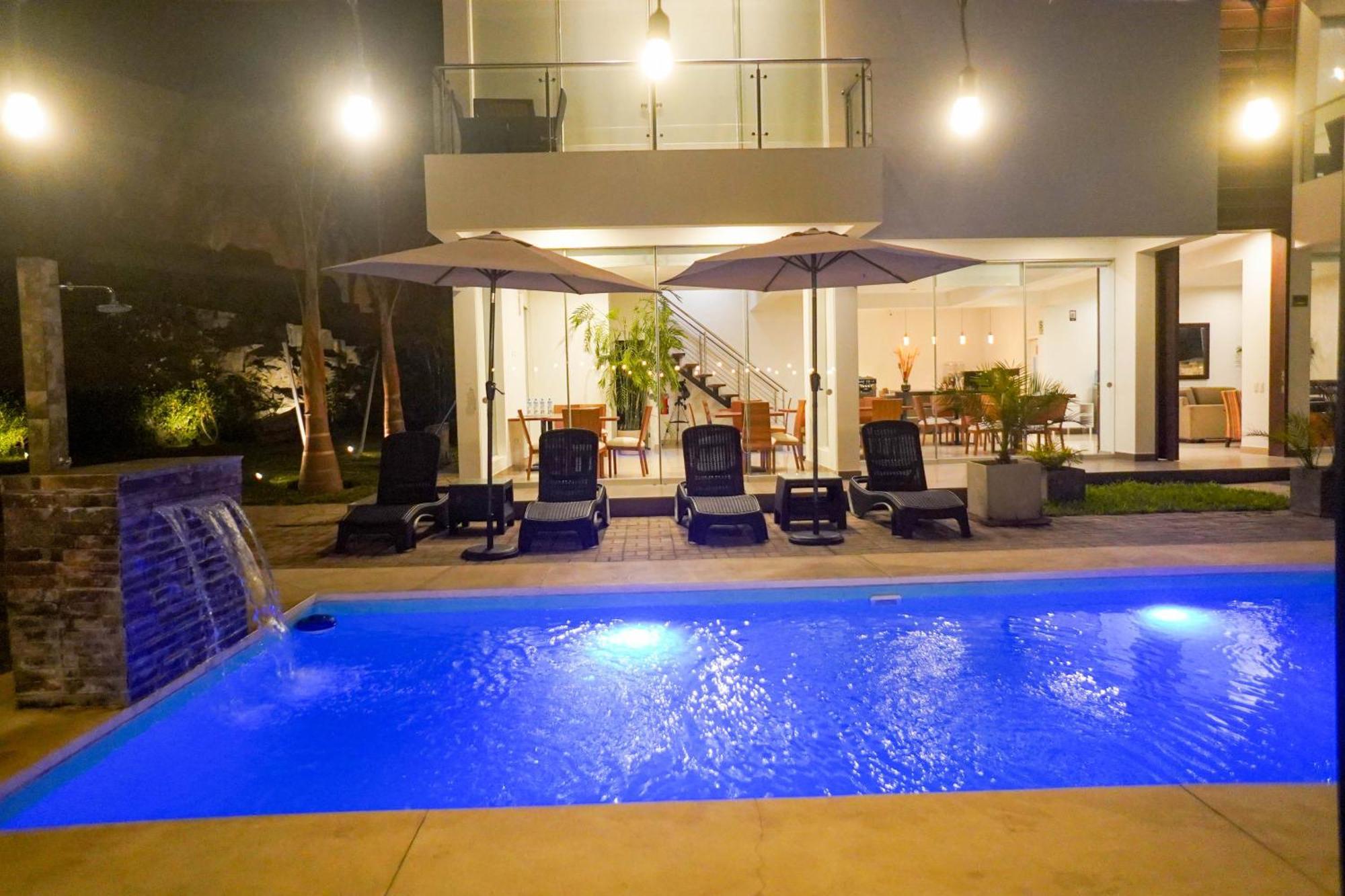 סרו אזול Silver Inn Hotel מראה חיצוני תמונה