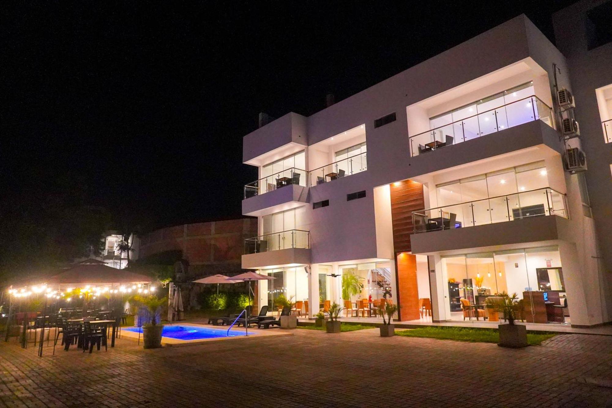 סרו אזול Silver Inn Hotel מראה חיצוני תמונה